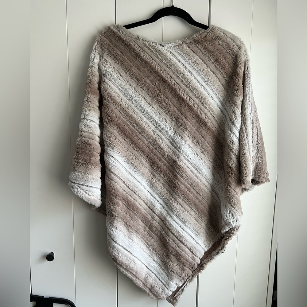 Faux Fur Poncho | Beige & Cream | OS